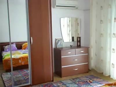 Apartament de inchiriere Sector 4 Bucuresti dormitor cu pat
